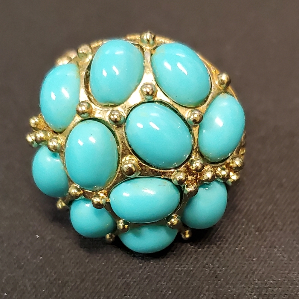 Pretty Aqua and Goldtone Expandable Ring